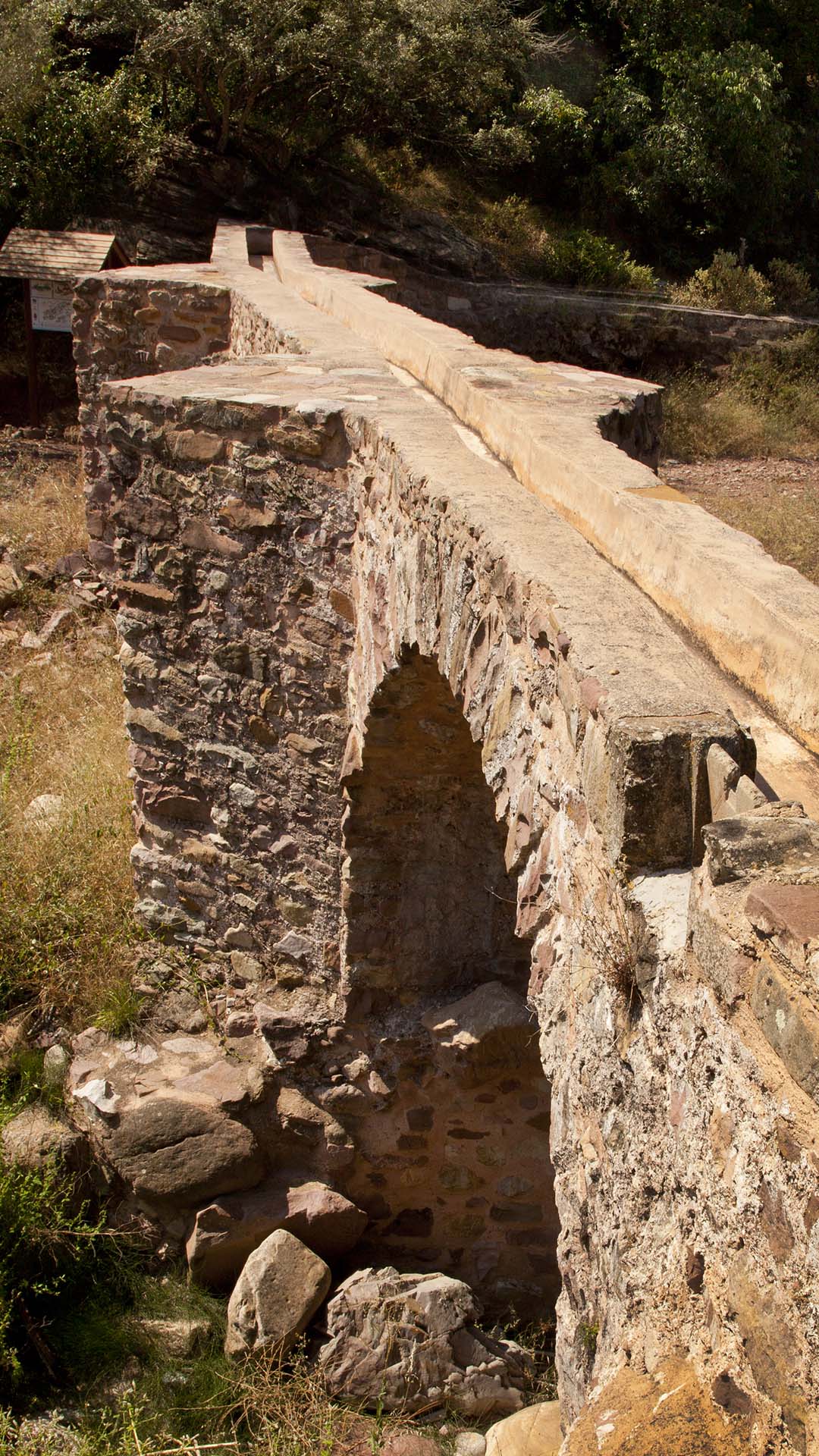 Acueducto de Alfara