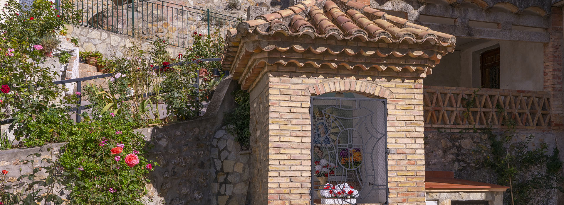 Fuente de la Cueva Santa