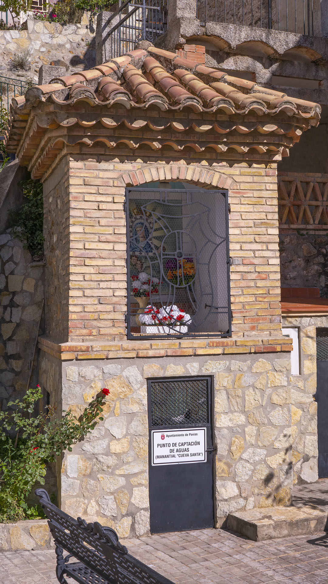 Fuente de la Cueva Santa