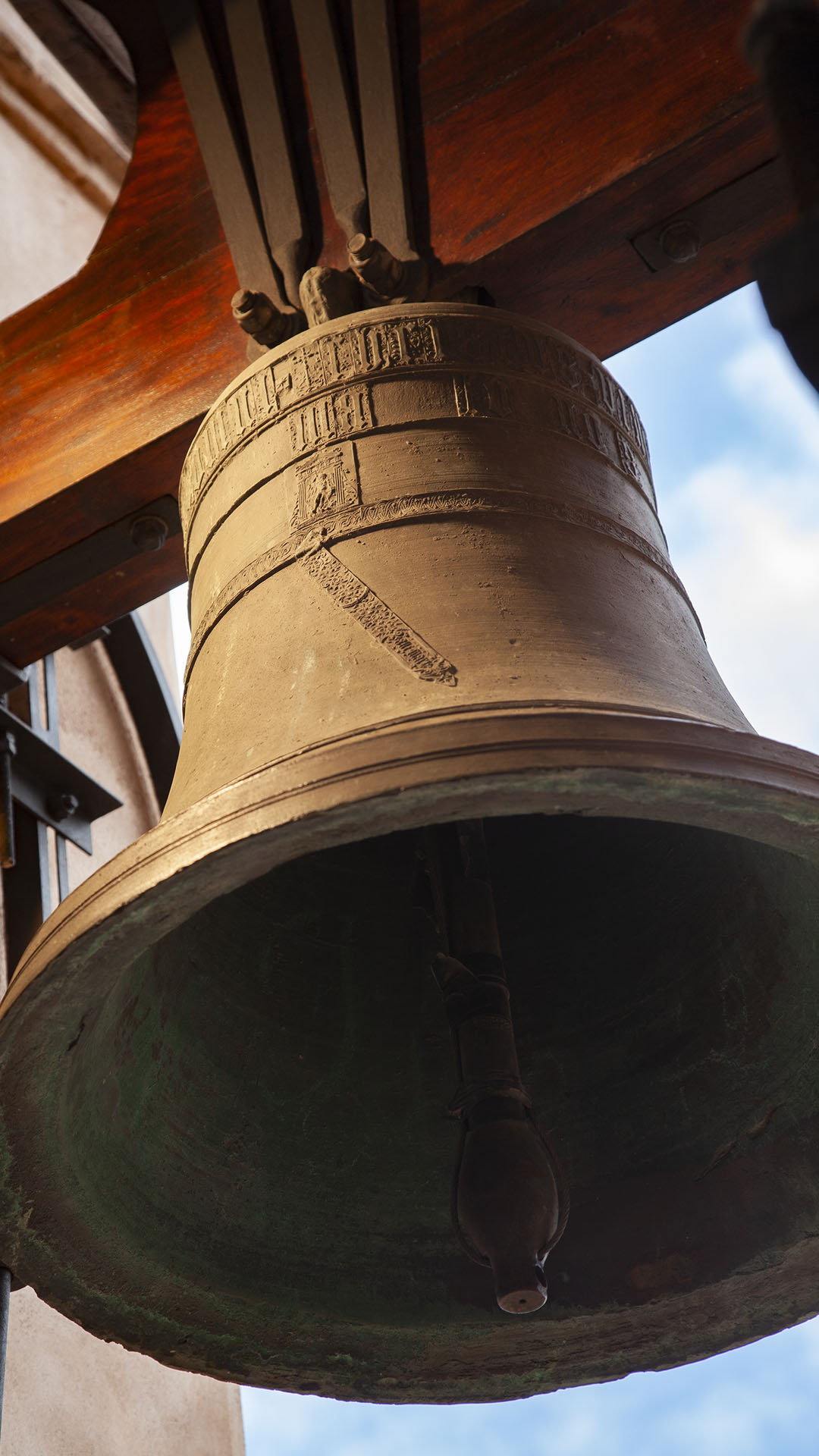 Campanario y conjunto de campanas